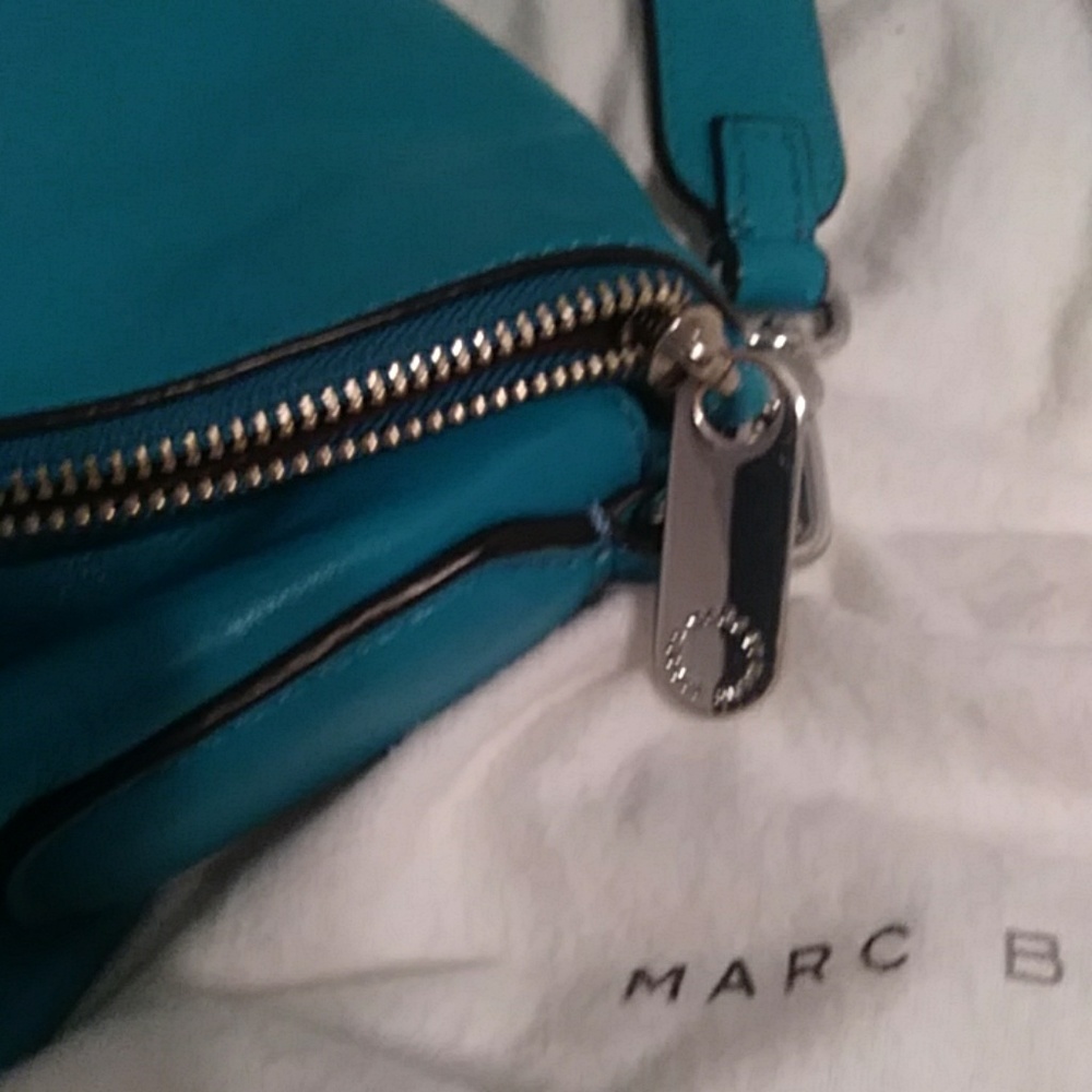 Marc Jacobs leather crossbody bag! - Picture 7 of 8